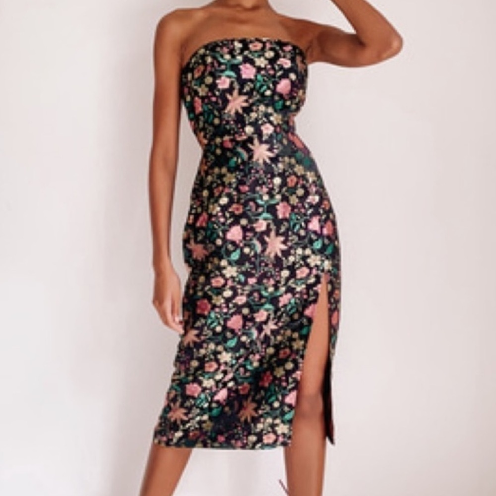 ! NWT. Lulus  Make a Move Black Satin Floral Jacquard Strapless Midi Dress